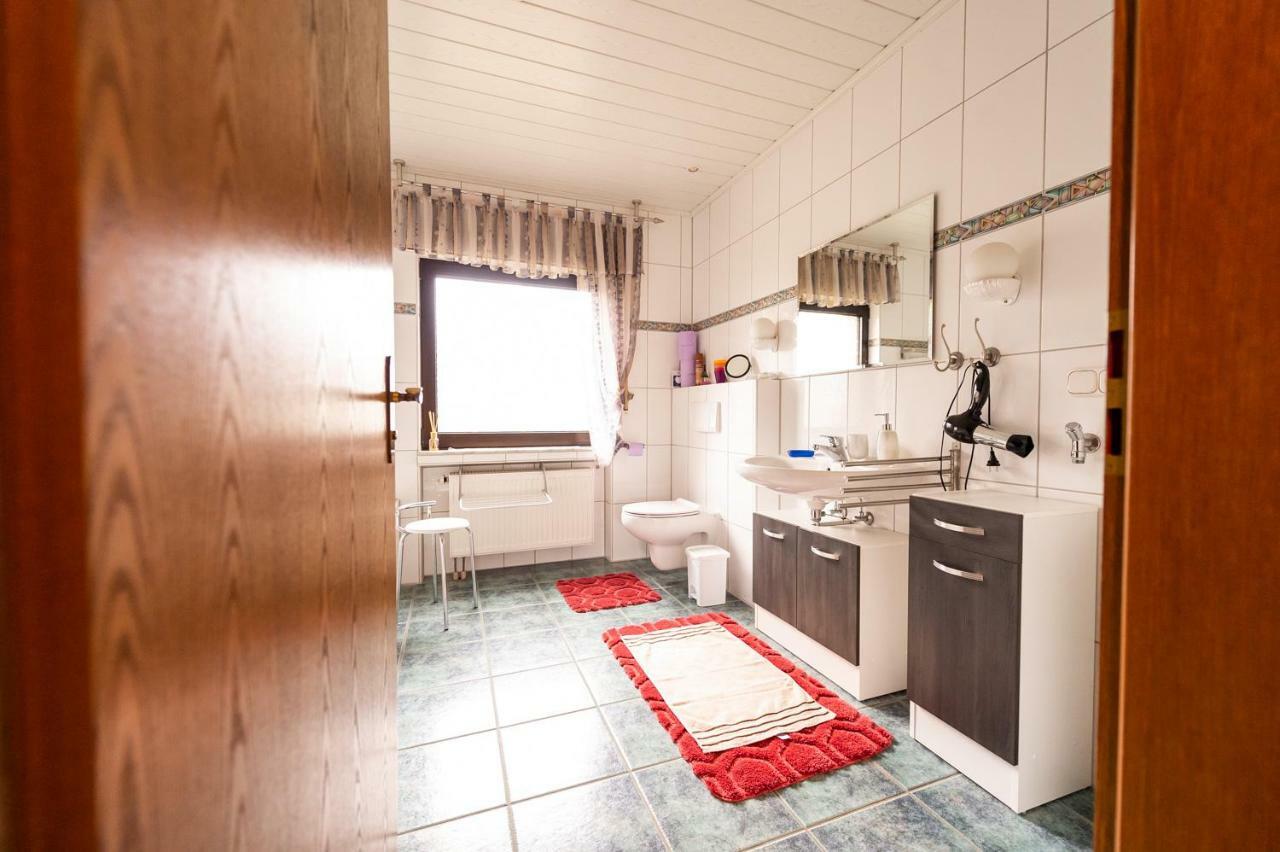 Ferienwohnung Virginija Ditscheid エクステリア 写真