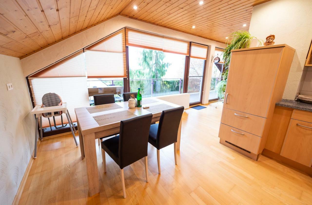 Ferienwohnung Virginija Ditscheid エクステリア 写真