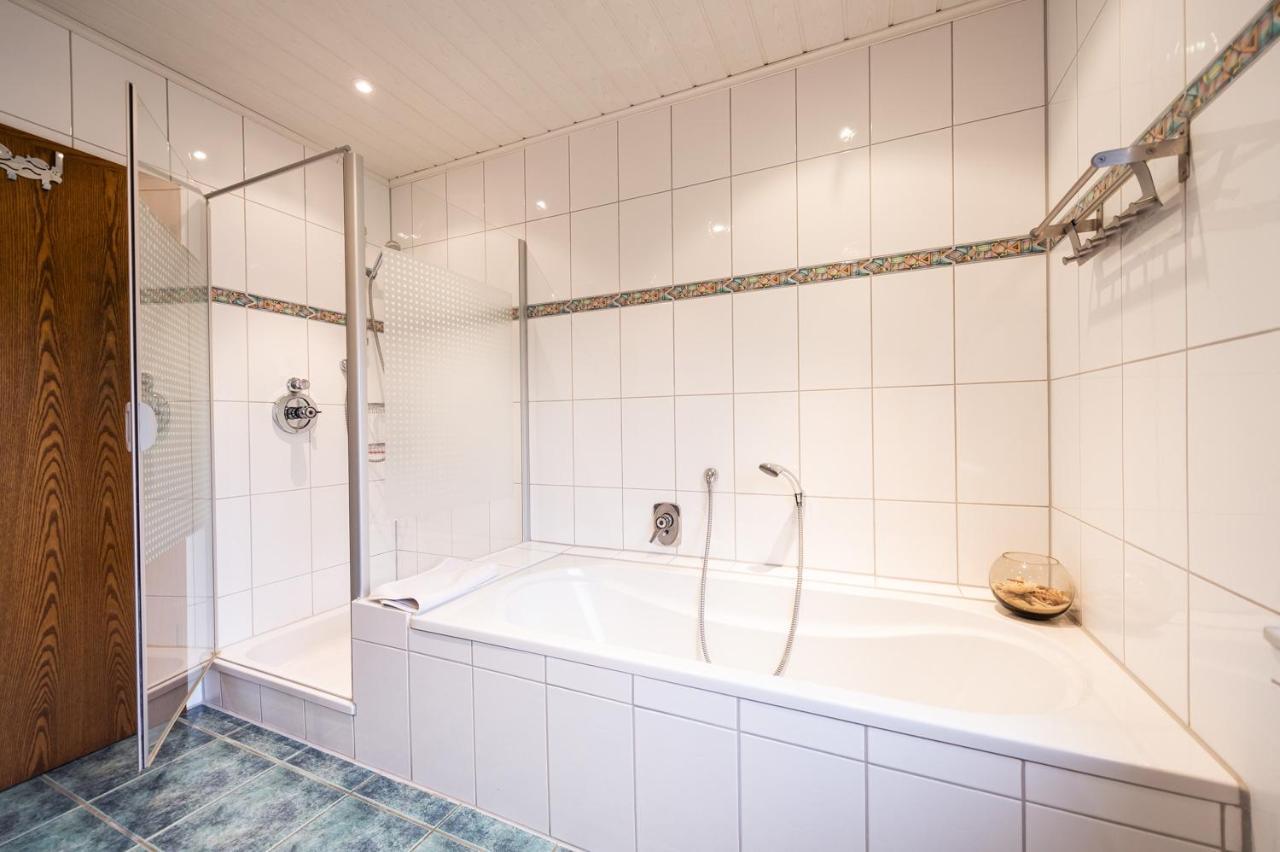 Ferienwohnung Virginija Ditscheid エクステリア 写真